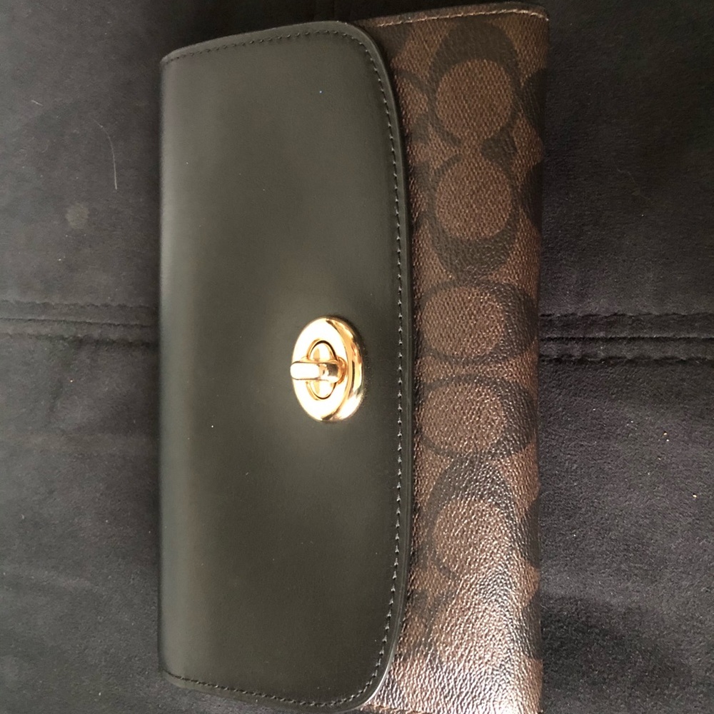 Authentic Small Convertible Coach Clutch/Purse - image 3